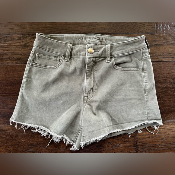 American Eagle High-Rise Shorts- size 8 - Picture 1 of 3